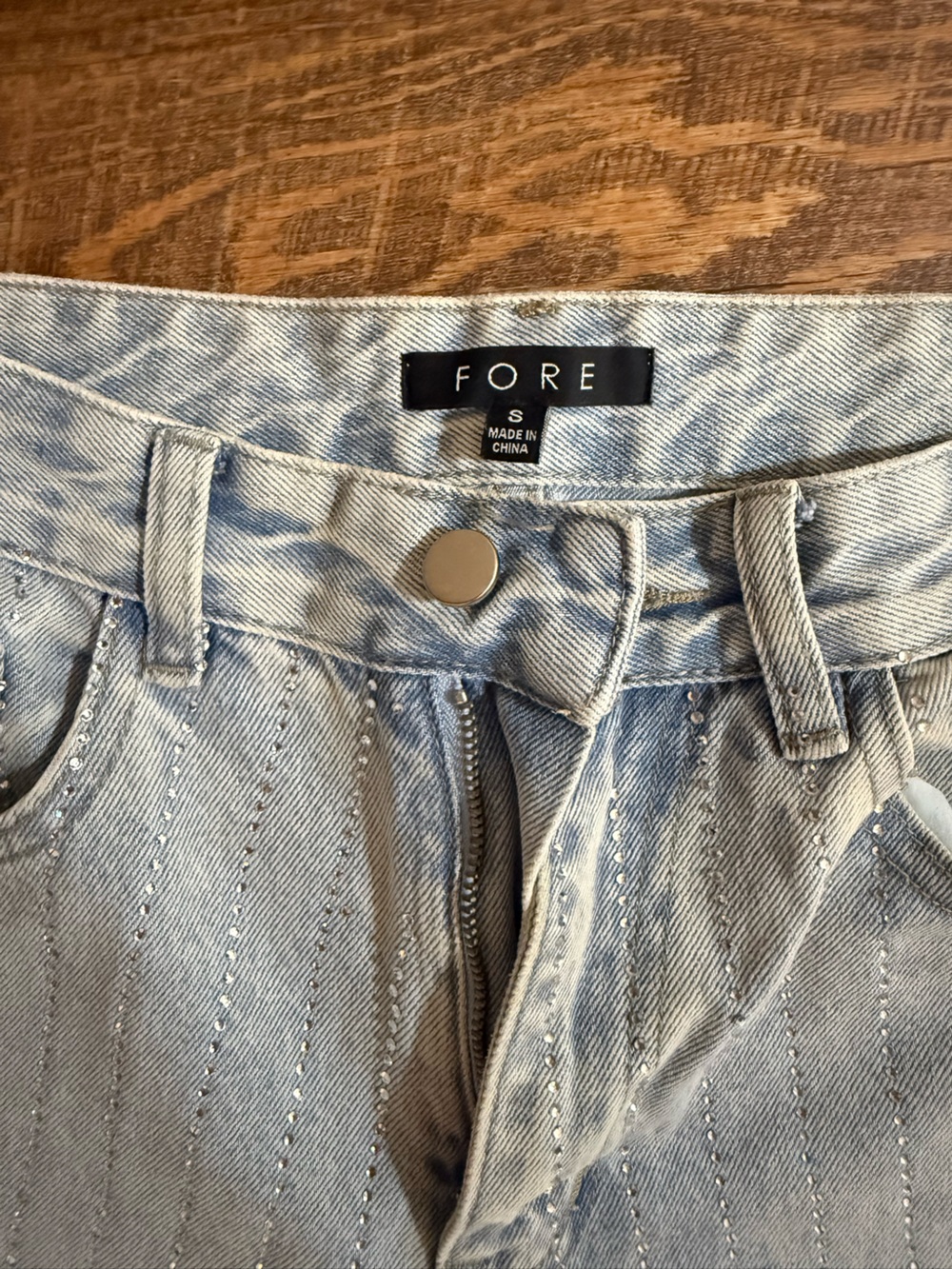 FORE Collection Rhinestone Wide Leg Jeans Light Wash Size S - Picture 2 of 3